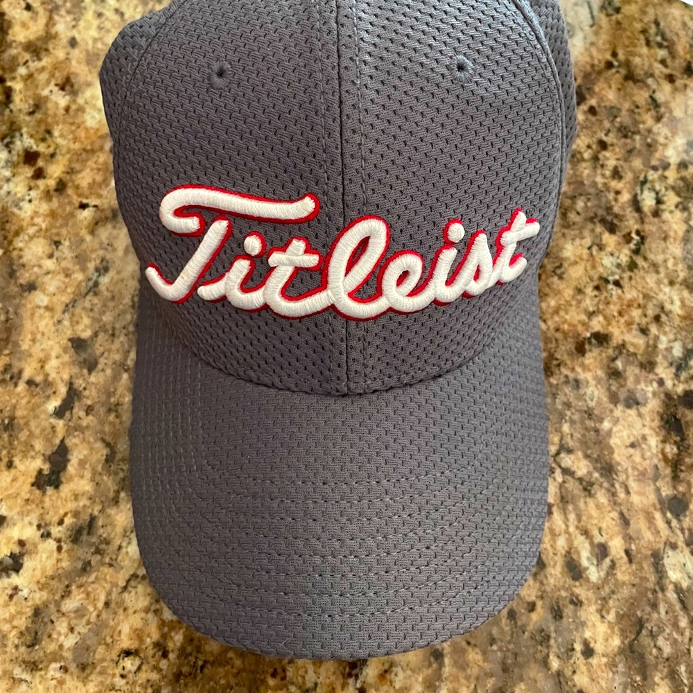 Titleist Gray Fitted Golf Hat Size S/M